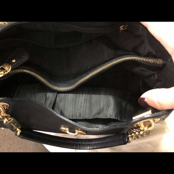 Black ferragamo handbag - Picture 6 of 8